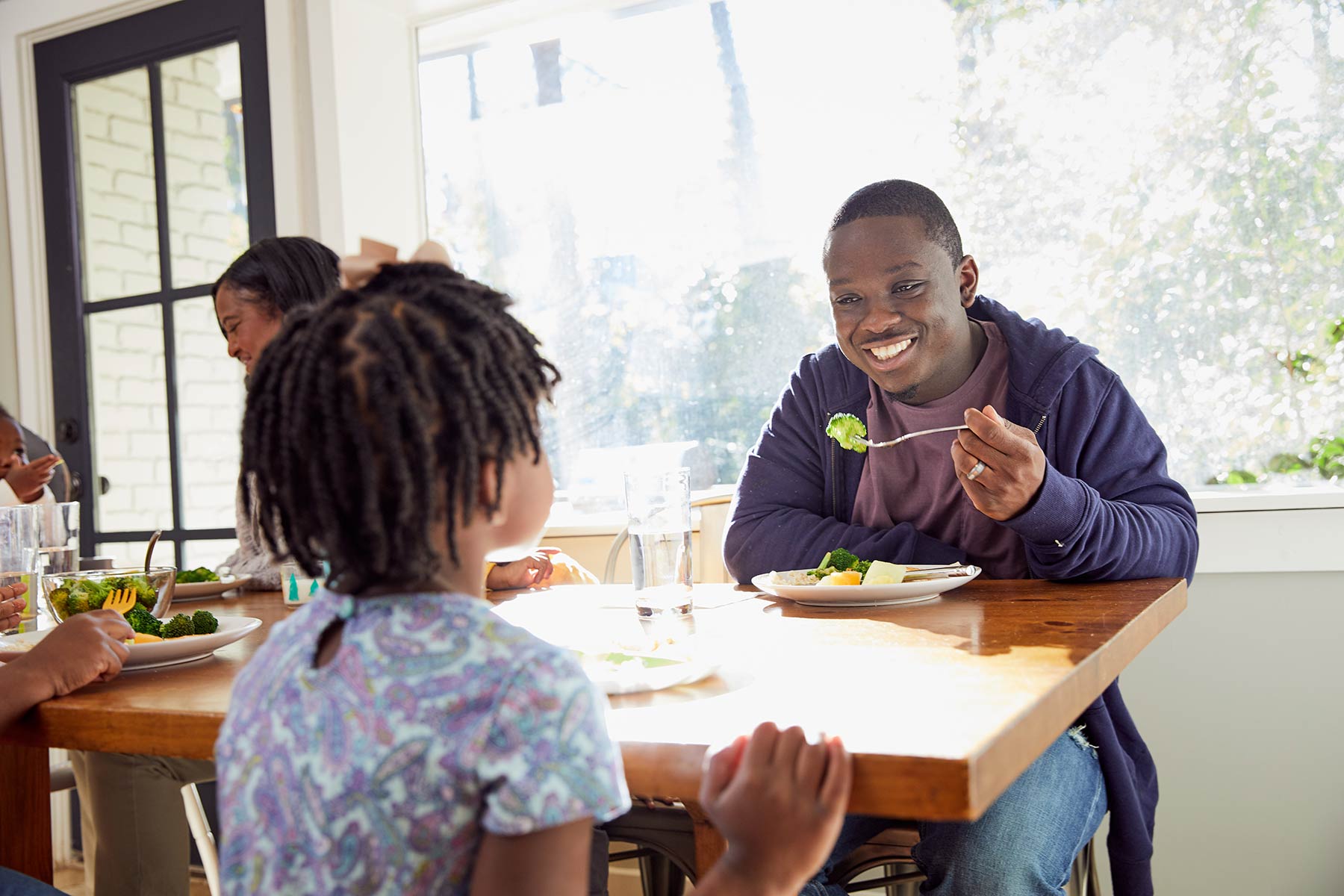 preschooler seeing parent eat healthy