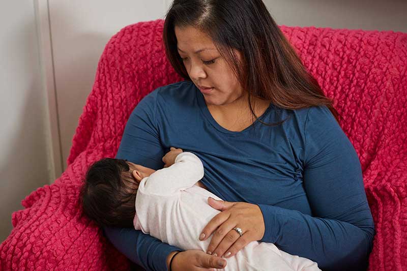 4 month old breastfeeding