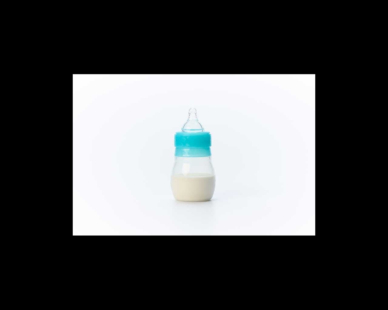 4 ounce bottle of breastmilk or forumula
